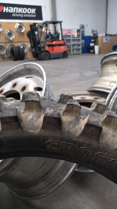 4  Pneus Motocross.