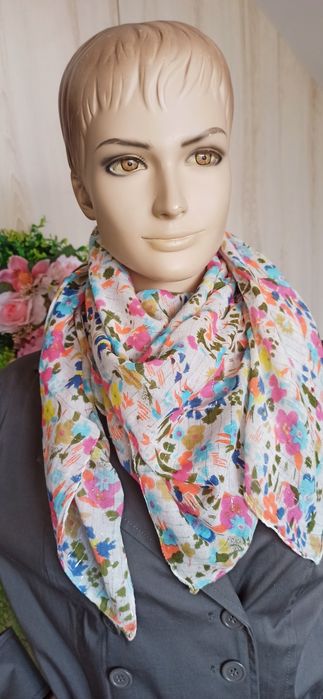 Sg Apaszka chusta motyw kwiatowy kolorowa apaszka chusta