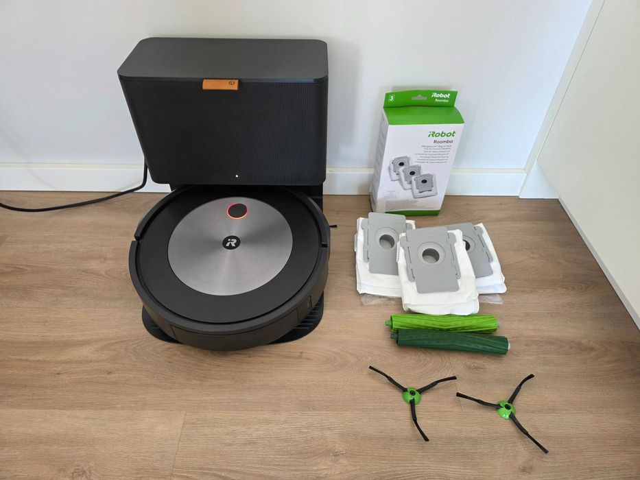 iRobot Roomba j7+ Aspirador Robot Base Auto-Esvaziamento - Bom Estado