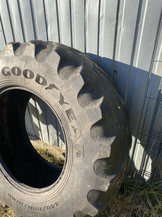 Opona 440/80/28 goodyear
