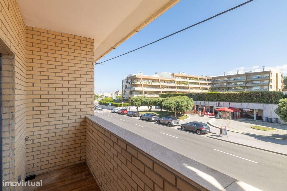 Apartamento T1 Remodelado e Mobilado no Primeiro Andar, Praia da Madal