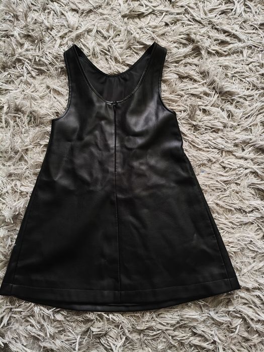 Чорний шкіряний сарафан Zara