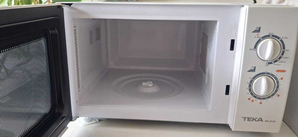 Microondas avariado - doação