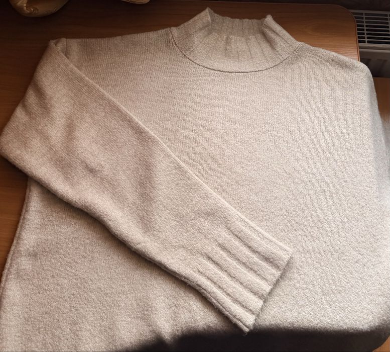 3 светра жіночих  на розмір L