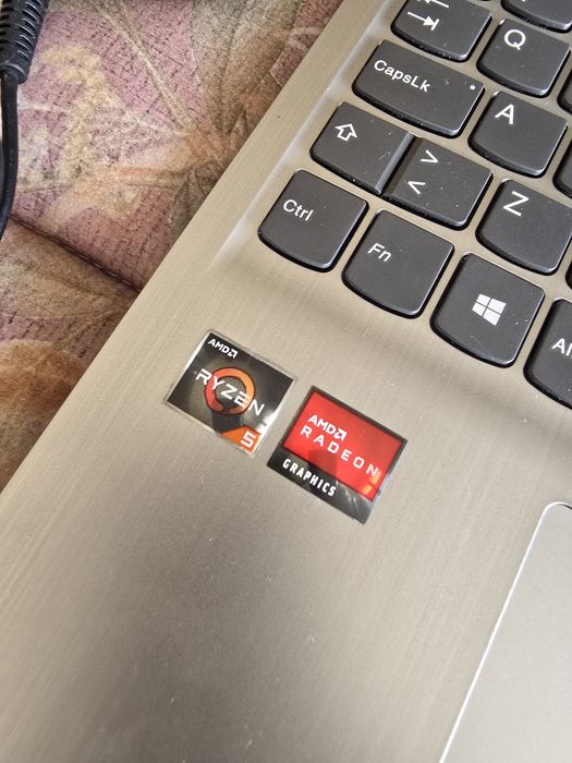 Lenovo ideapad 3 15ada05 | Ryzen 5 | 12GB Ram | 512 SSD