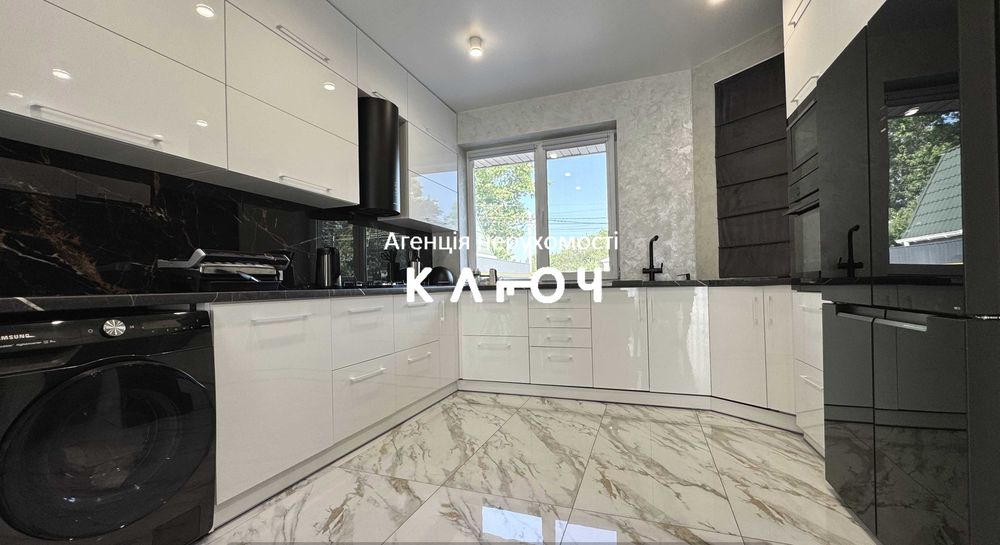 Продаж таунхуса з сучасним ремонтом!