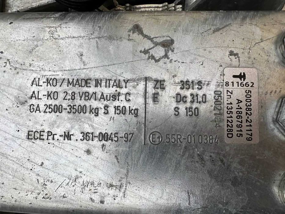 Оренда Трьохосьовий причеп з гальмами під генератор та інші вантажі