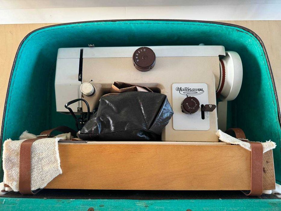 Швейна електрична машинка Чайка 134 - в ідеально-новому стані