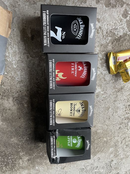 Kolekcjonerskie cztery kubki Jack Daniels polecam