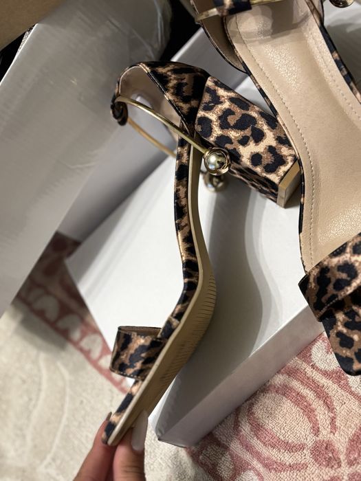 Леопардові туфлі