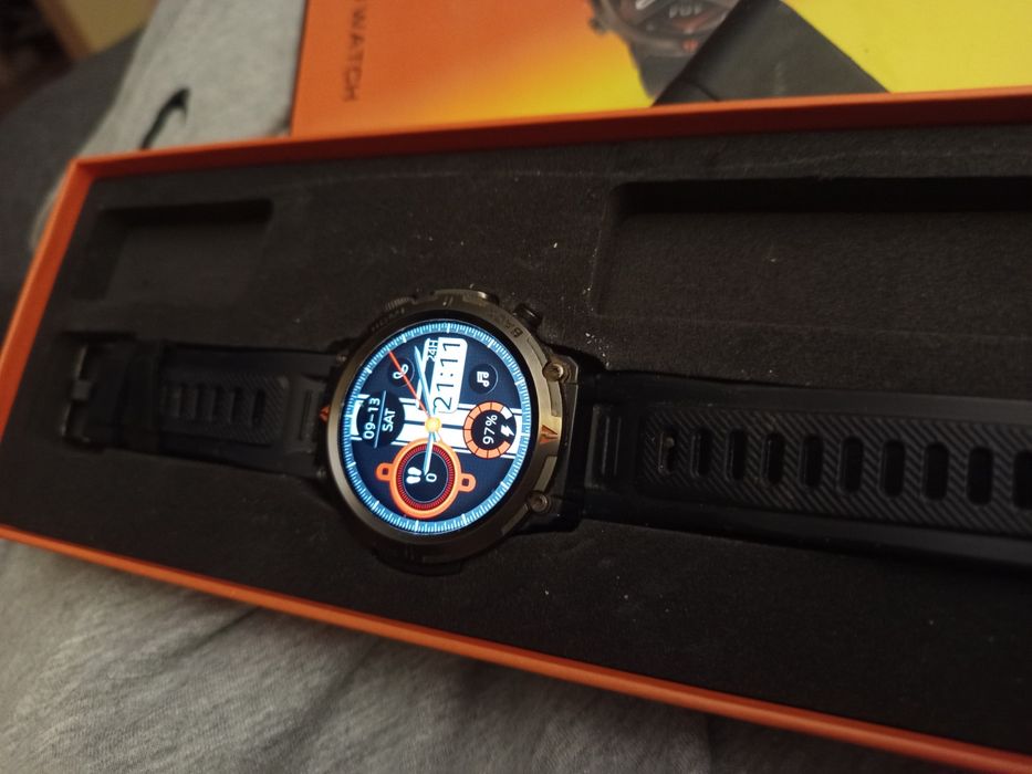 Смарт часы с фонариком