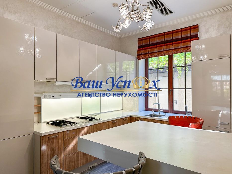 Продажа дома в центре Киева  ул. Зверинецкая, Печерск, Киев.