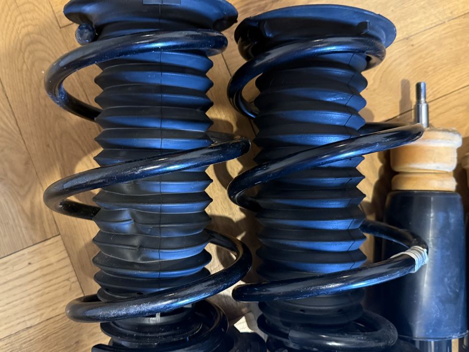 Amortyzatory BMW f20 f22 komplet 2019