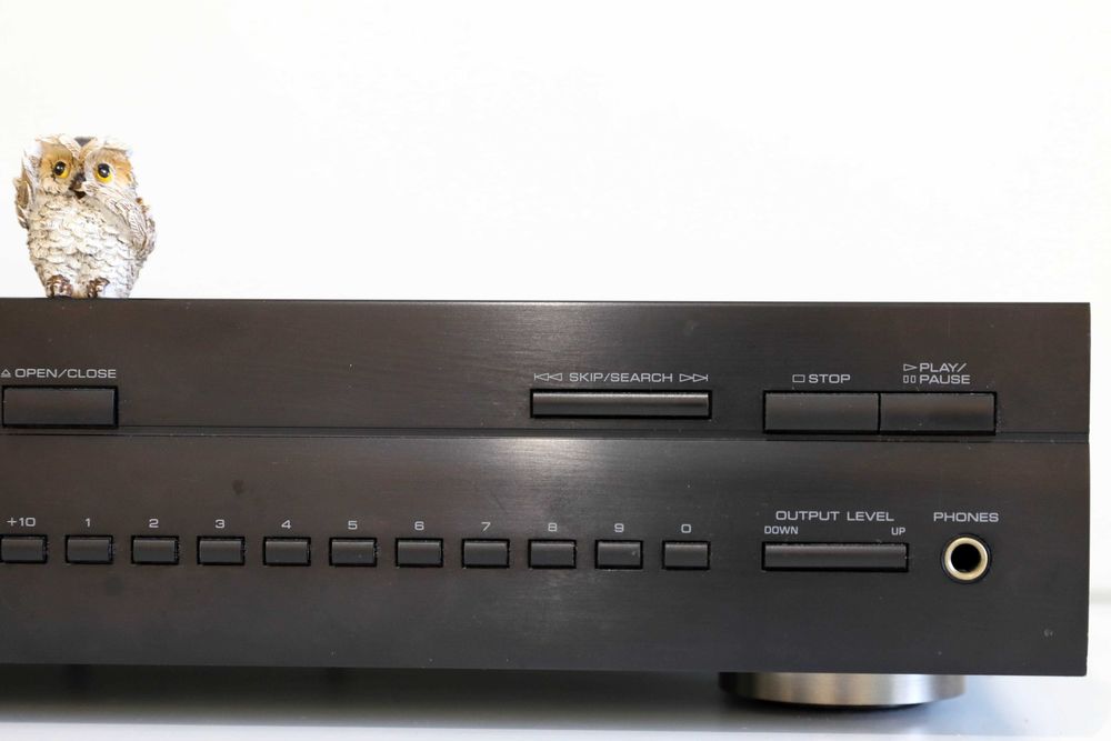 Yamaha CDX-590 Compact Disc Player