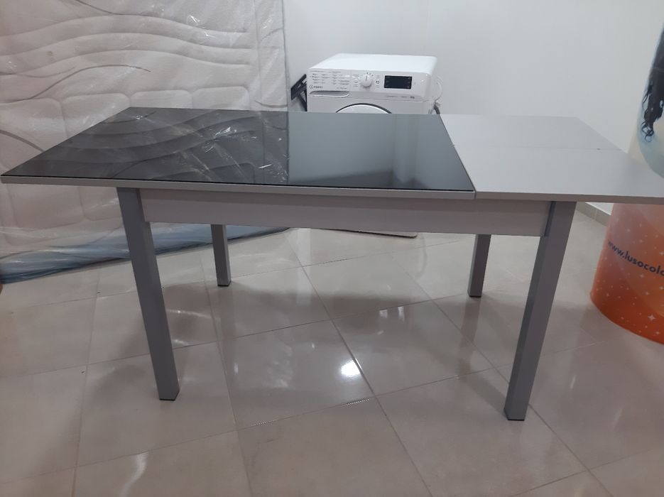 Mesa e 4 cadeiras
