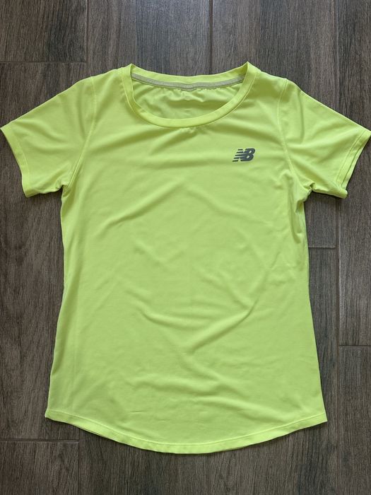 Футболка new balance жіноча