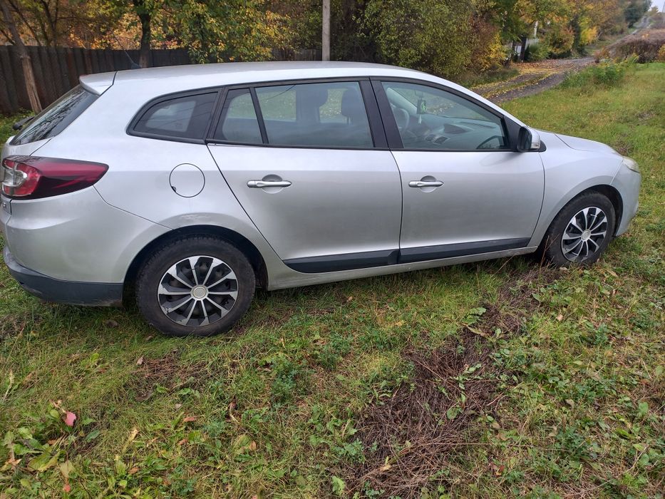Продам рено меган.