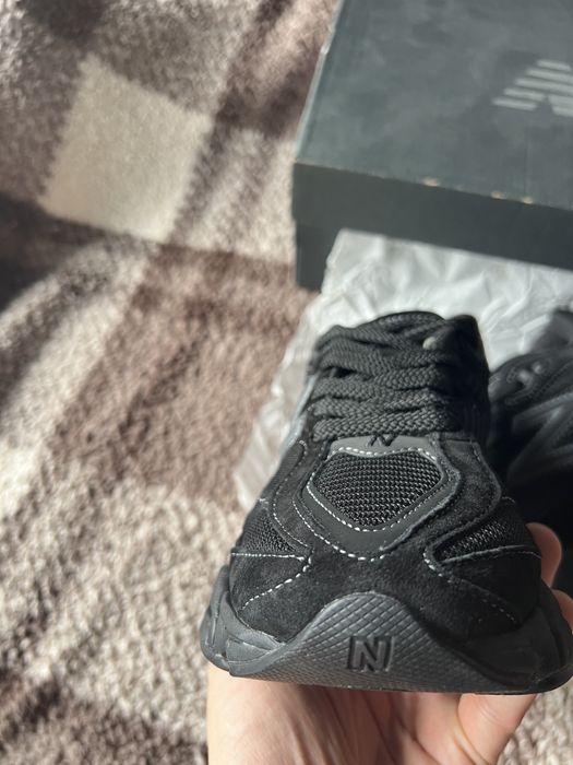 Buty new balance 9060 czarne nowe w rozmiarze 37