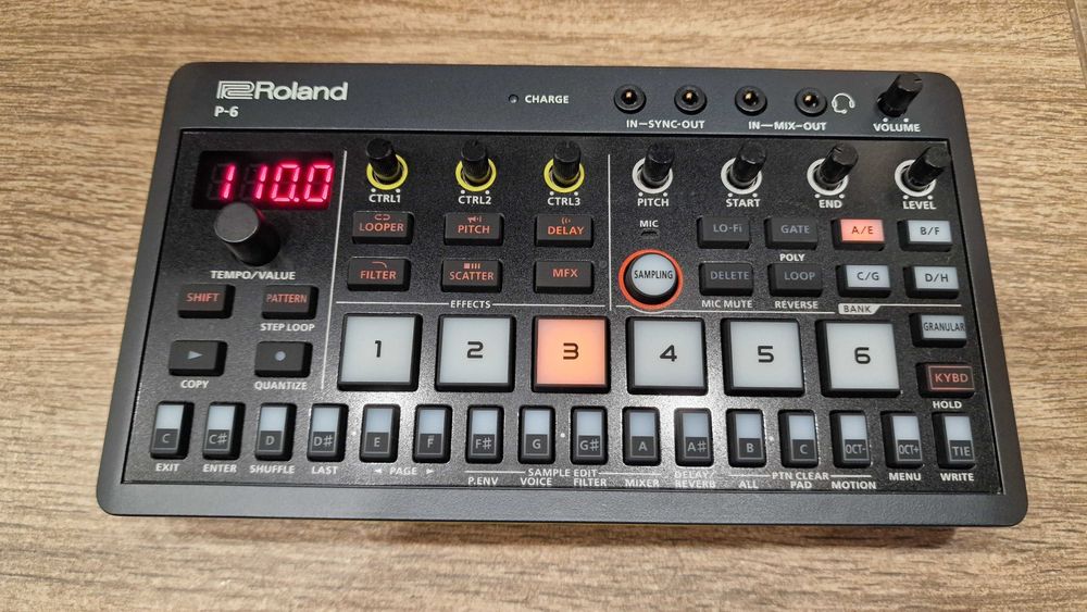 Roland P-6 sampler