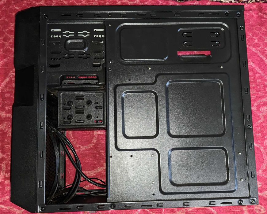 Оригинальный корпус для ПК ZooStorm Tempest (red) без боковых крышек