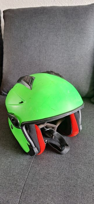 Capacete de moto com viseira retrátil
