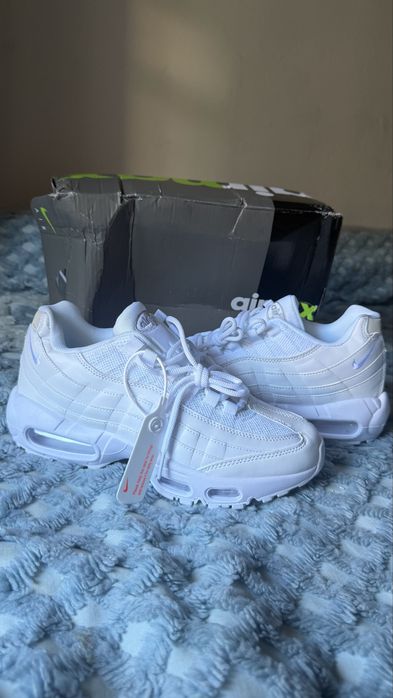 Nike Air Max 95 Triple White