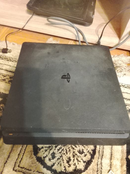 Konsola PS4 1t slim