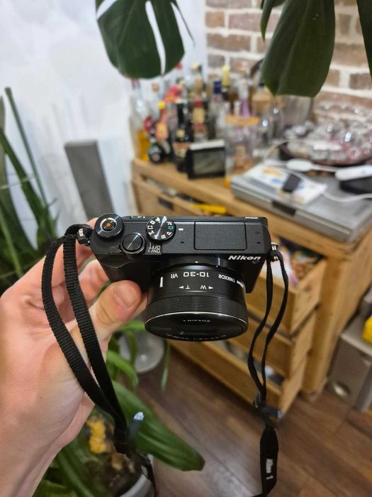 Nikon 1 J5 + 10–30mm | pudełko + torba + bateria + ładowarka | 250 zdjęć | stan idealny