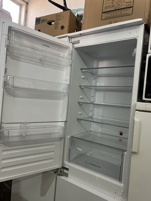 Вмонтований холодильник  з Німеччини Вмонтированый холодильник