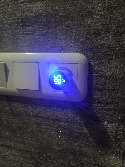 Вольтметр цифровой 220 вольт. Просто  включи в розетку. ВСЕГДА В НАЛИЧ