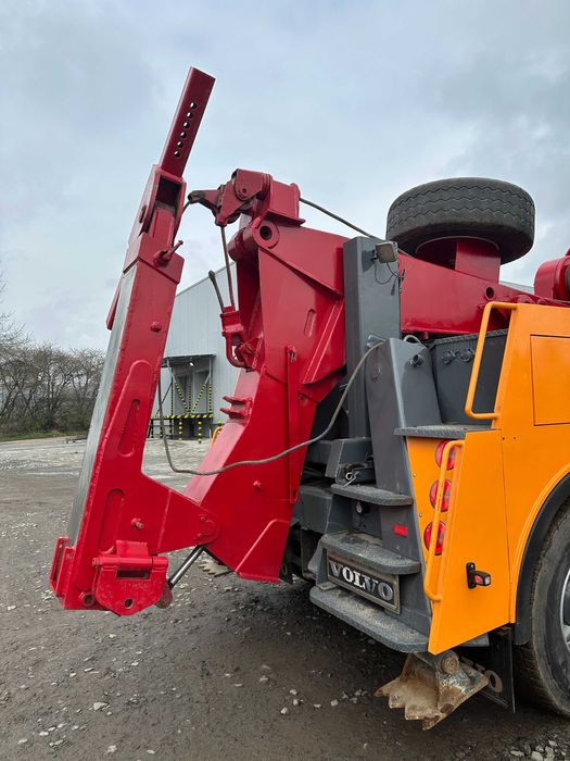 Volvo FH16 520 к.с. | Спецевакуатор для вантажівок | 8x4 | Кран Fassi