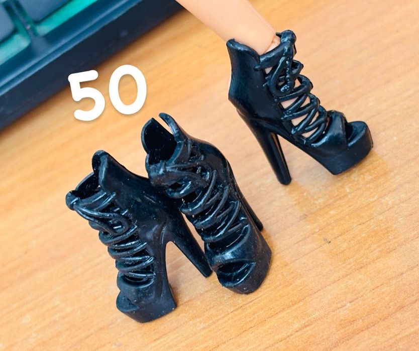 Взуття для ляльок Барбі Barbie