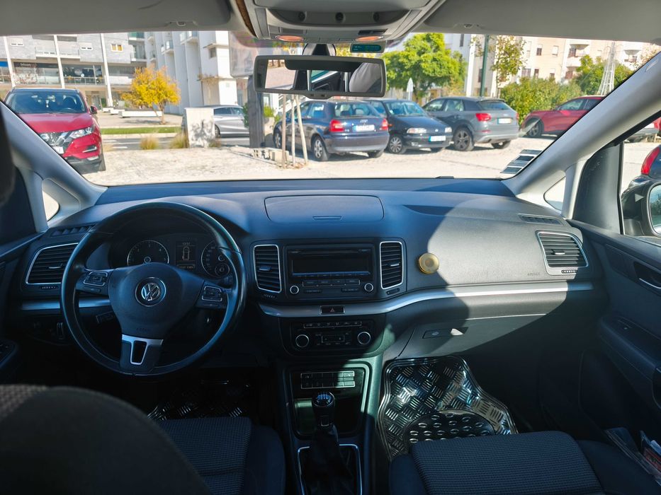VW Sharan 7 Lugares Nacional - Em bom estado Assistida na Marca