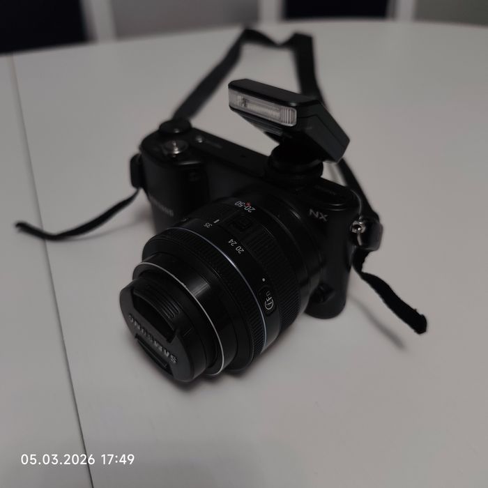 Фотоапарат  цифровий Samsung NX2000.
