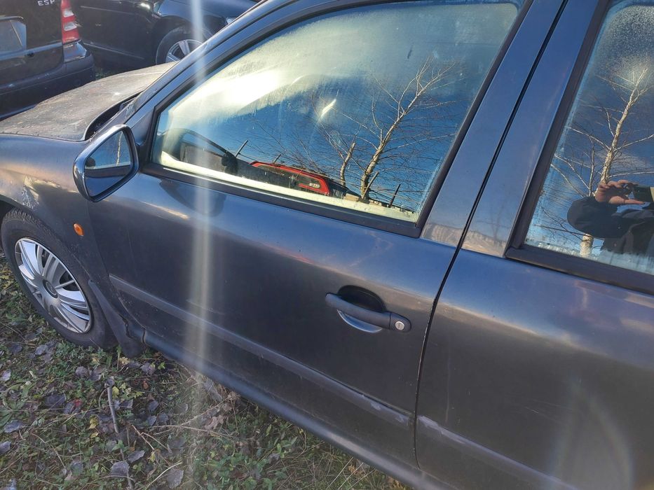 Drzwi lewe przednie skoda octavia 1