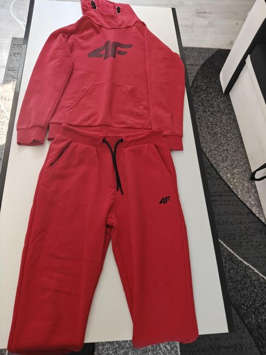 Komplet dresowy 4f chłopięcy r.146