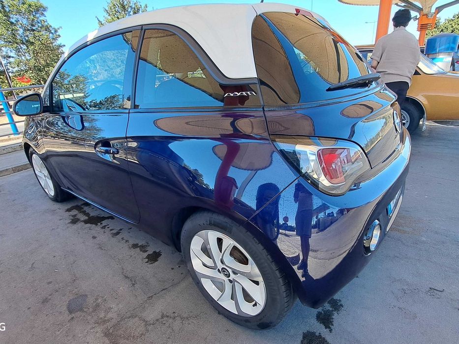 Excelente Opel Adams