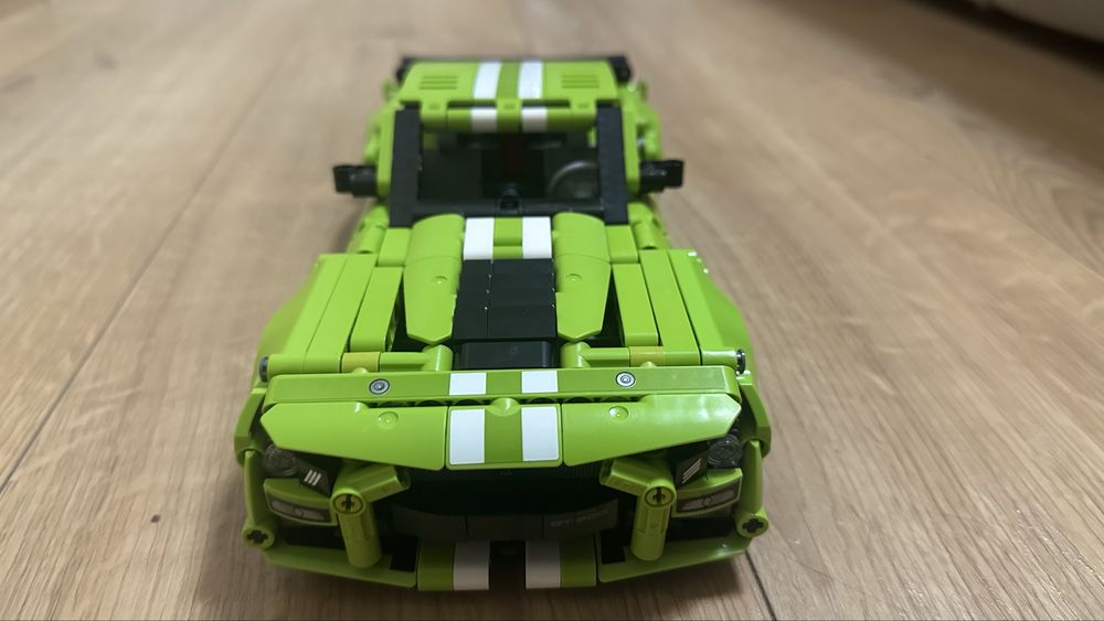 Lego технік «форд мустанк»