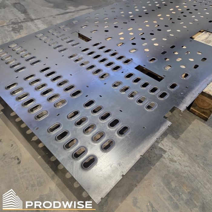 Najazdy / podjazdy / trapy wjazdowe aluminiowe Lohr 2,5 m (315mm x 2500mm) PRODUCENT (2m / 2,5m / 3m) (do przyczep, autolawet, lawet, pomoc drogowa)