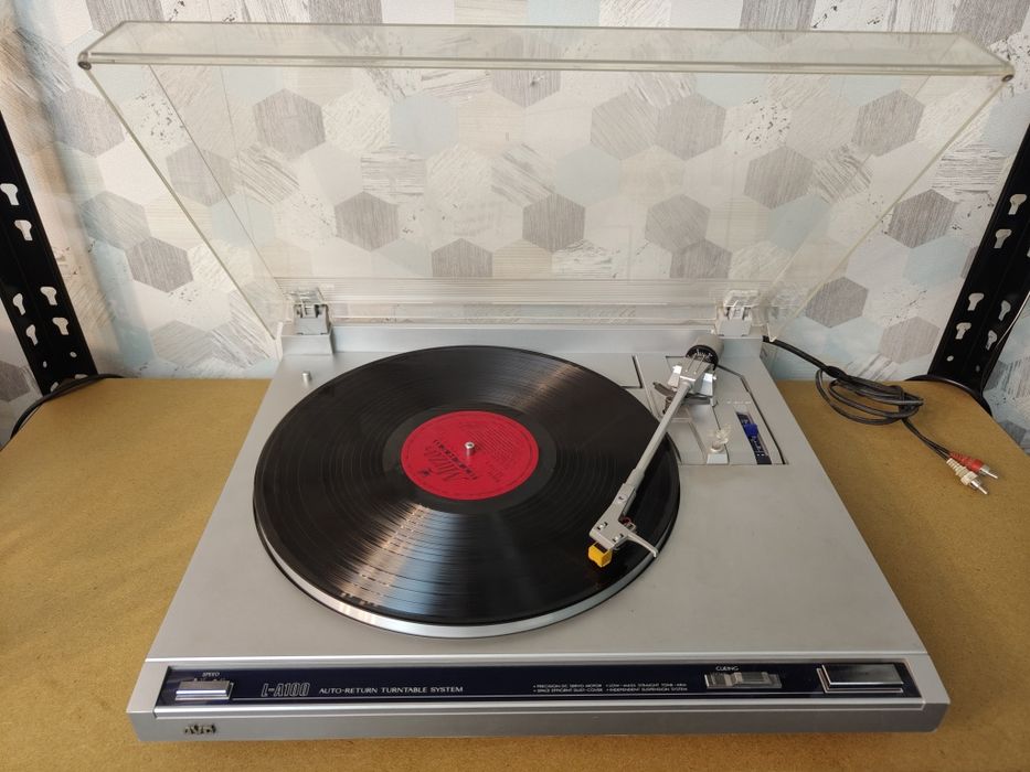 Gramofon JVC L-A100 do dopieszczenia