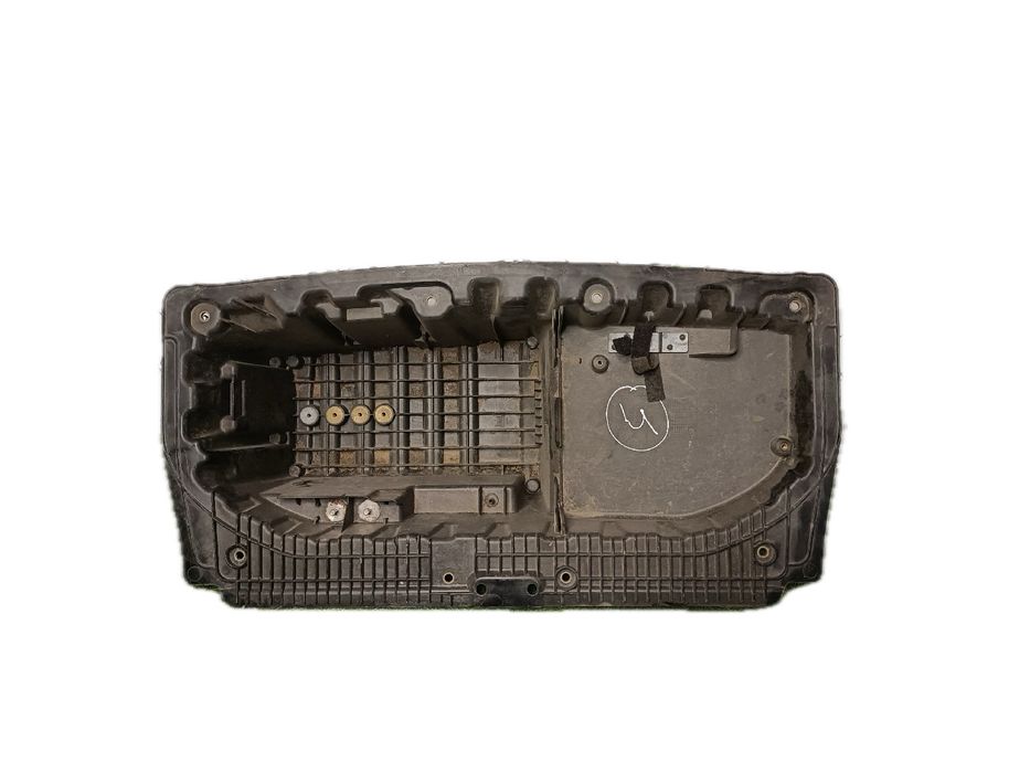 Cobertura inferior/ tapete / alcatifa da mala BMW 1 (E81)