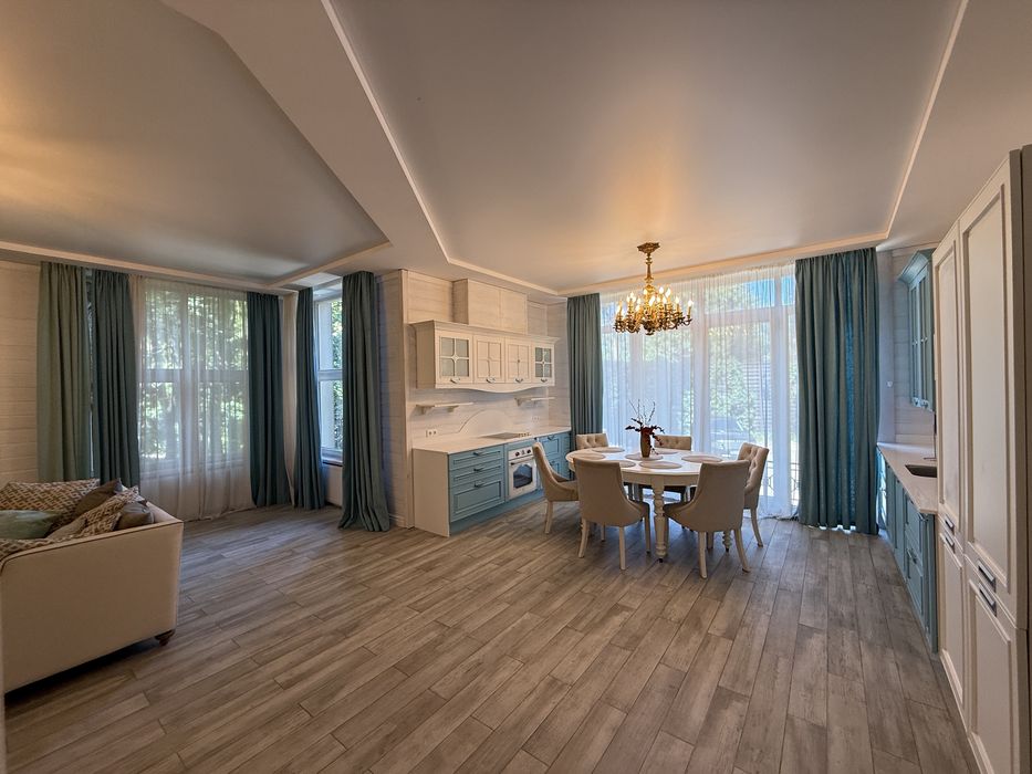 Дом 300 кв.м, Романков, Закрытый КГ, Бассейн