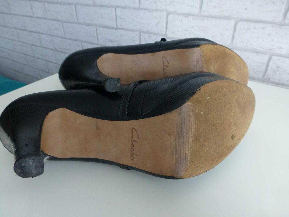 Clarks skórzane jesienne botki szpilki 40