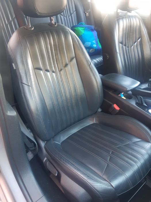 Peugeot 308 1.6 HDi 120cv
•2014/05