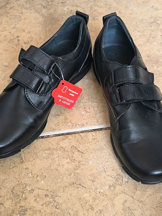 АБСОЛЮТНО НОВІ  Напівчеревики для хлопчика 37 розмір, чорні, для осені