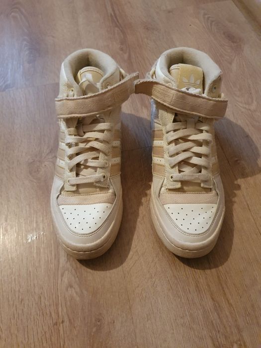 Продам жіночі кросівки фірми Adidas