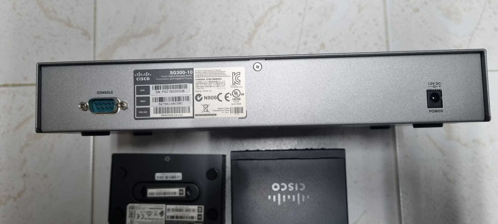 Conjunto de 7 Switches Gigabit da Cisco Systems +7 outros artigos agora incluídos!