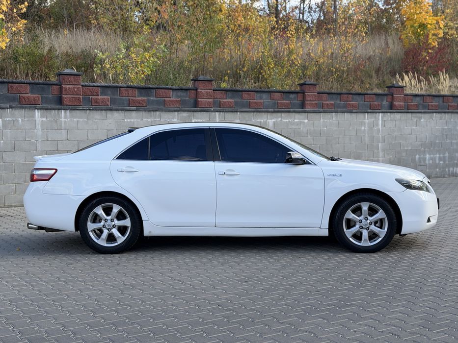 Продам Toyota Camry гібрид