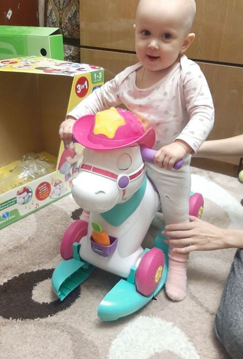 Дитяча іграшка коник-гойдалка