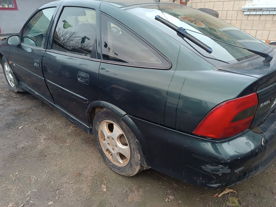 Вектра б газ4. 2002р 1.8